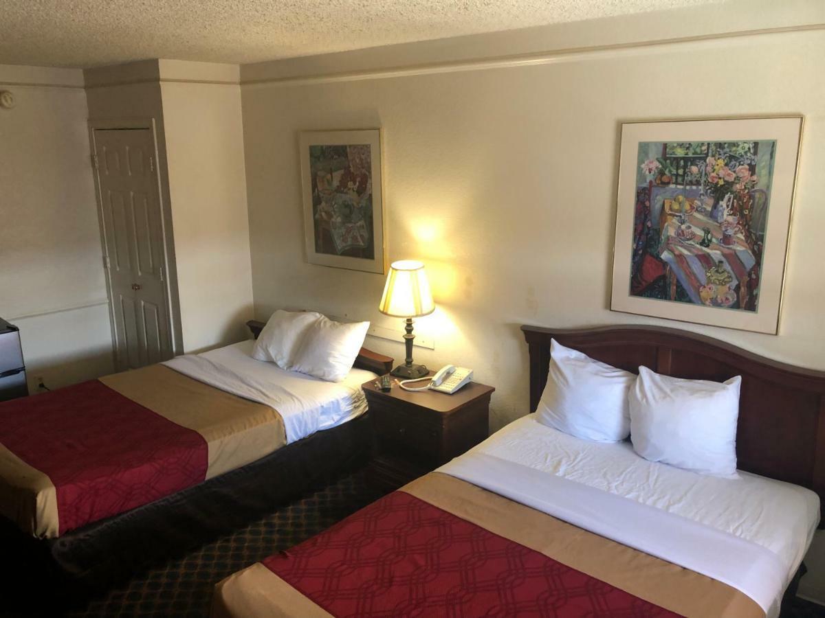 Americas Best Value Inn Denver Exterior photo