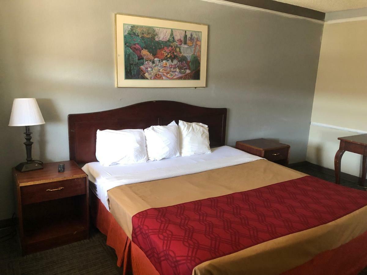 Americas Best Value Inn Denver Exterior photo